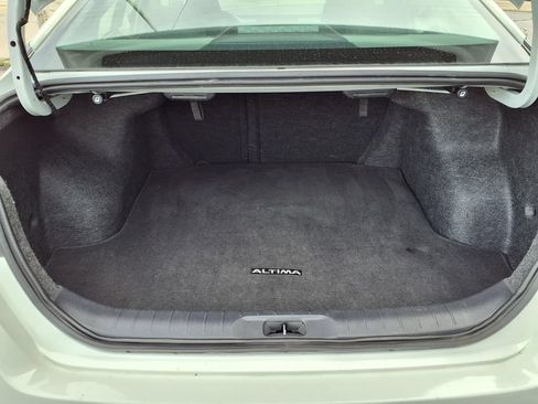 Used 2025 Nissan Altima 2.5 SV FWD image 22