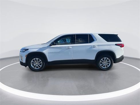 Used 2023 Chevrolet Traverse LS image 5