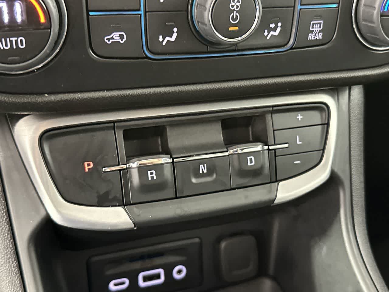 Used 2024 GMC Terrain SLT AWD/4WD image 28