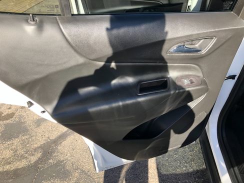 Used 2020 Chevrolet Equinox LT image 21