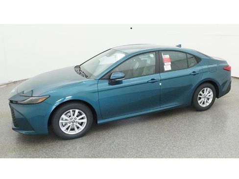 New 2026 Toyota Camry LE image 2