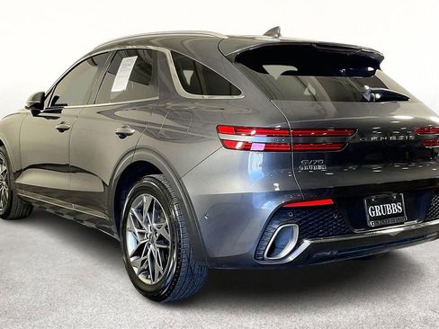 Used 2022 Genesis GV70 2.5T w/ Advanced Package image 17