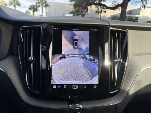 Certified 2025 Volvo XC60 B5 Plus image 17