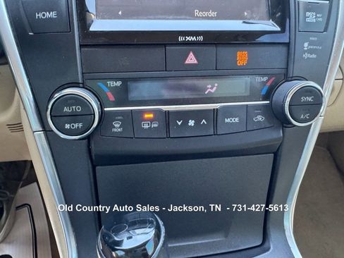 Used 2016 Toyota Camry XLE w/ Moonroof Package image 31