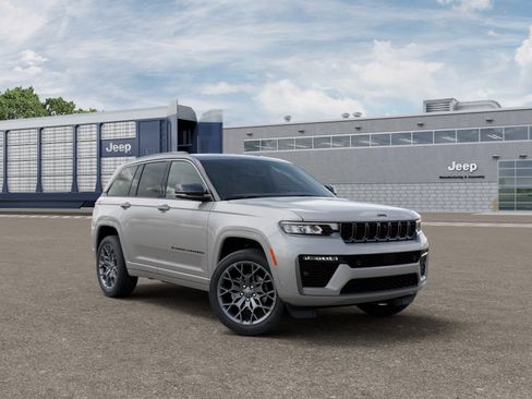 New 2026 Jeep Grand Cherokee Summit AWD/4WD image 24