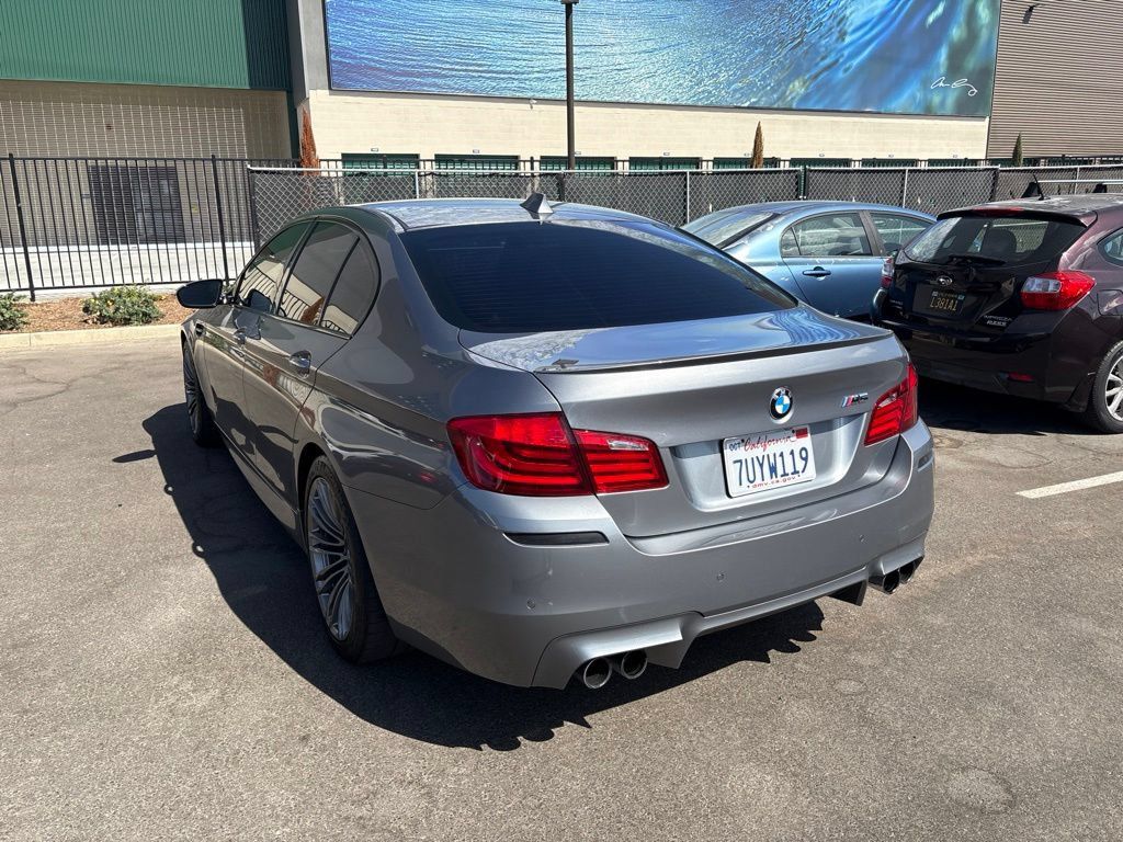 Used 2013 BMW M5 RWD image 7