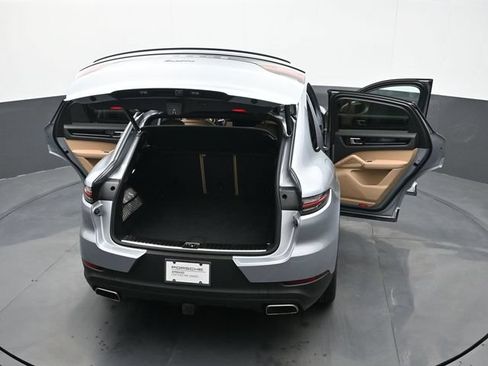 Certified 2023 Porsche Cayenne Coupe AWD/4WD image 28