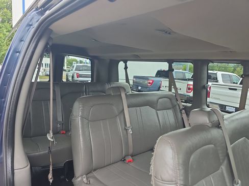 Used 2015 Chevrolet Express 3500 LS RWD image 17