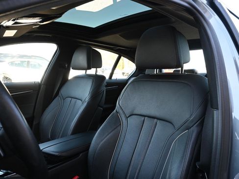Used 2019 BMW 530i xDrive image 19