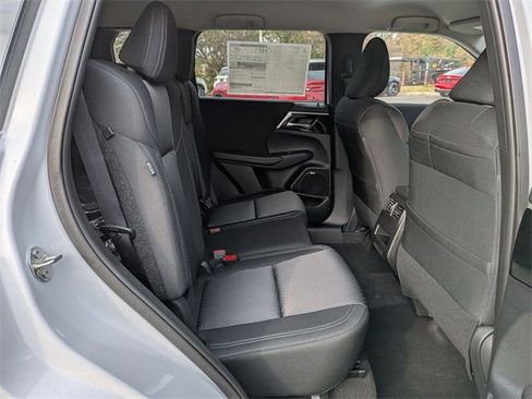 New 2025 Mitsubishi Outlander ES image 30