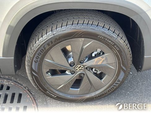 New 2026 Volkswagen Taos S FWD image 11