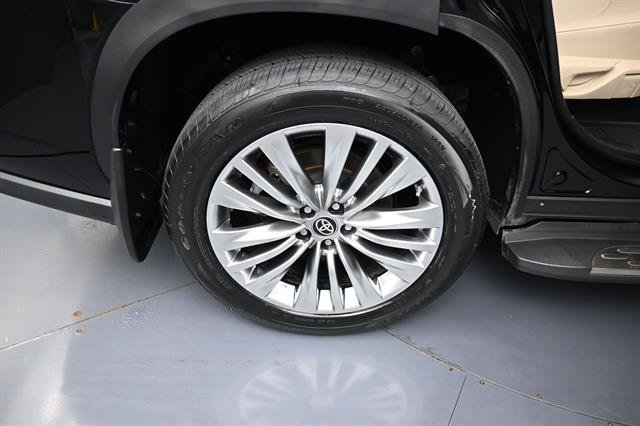 Used 2024 Toyota Highlander Platinum FWD image 24