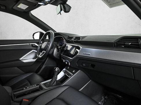 Used 2020 Audi Q3 2.0T Premium AWD/4WD image 23