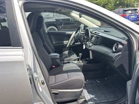 Used 2016 Toyota RAV4 XLE AWD/4WD image 9