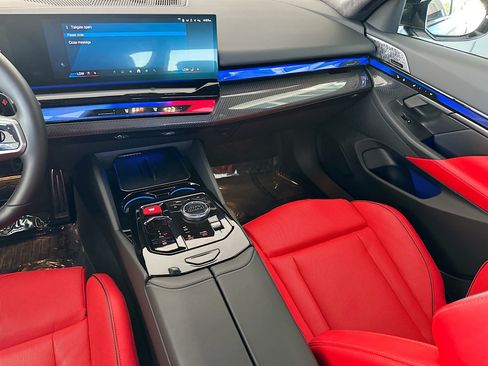 Used 2025 BMW M5 Touring AWD/4WD image 22