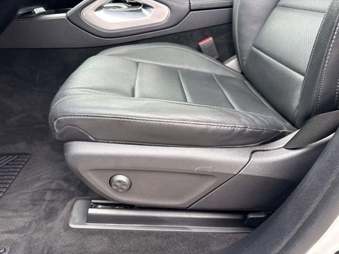 Used 2021 Mercedes-Benz GLE 350 w/ Premium Package image 18