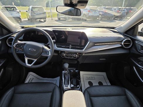 Used 2024 Chevrolet Trax ACTIV image 12