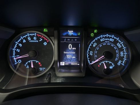 Used 2021 Toyota Tacoma TRD Off-Road w/ Technology Package AWD/4WD image 14