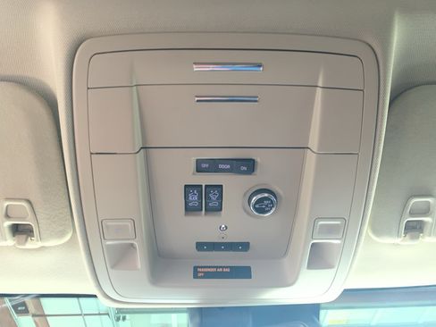 Used 2020 GMC Yukon Denali w/ Open Road Package AWD/4WD image 29