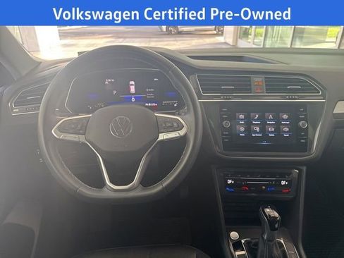 Certified 2023 Volkswagen Tiguan SE w/ Panoramic Sunroof Package image 18