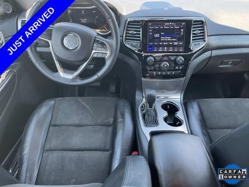 Used 2019 Jeep Grand Cherokee Laredo w/ Laredo X Package RWD image 14