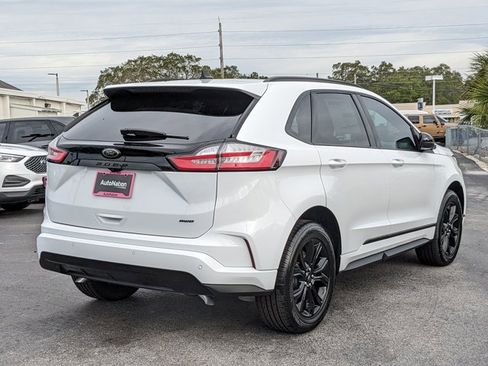 New 2024 Ford Edge SE w/ Black Appearance Package image 2