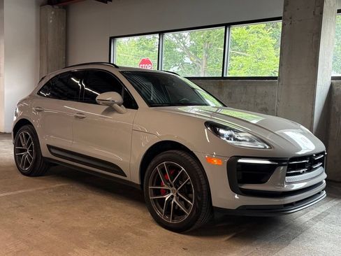 Used 2023 Porsche Macan S AWD/4WD image 12