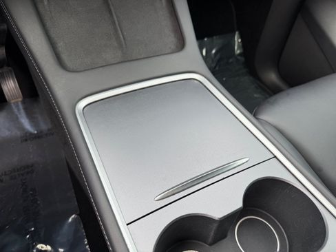 Used 2023 Tesla Model Y Long Range AWD/4WD image 25