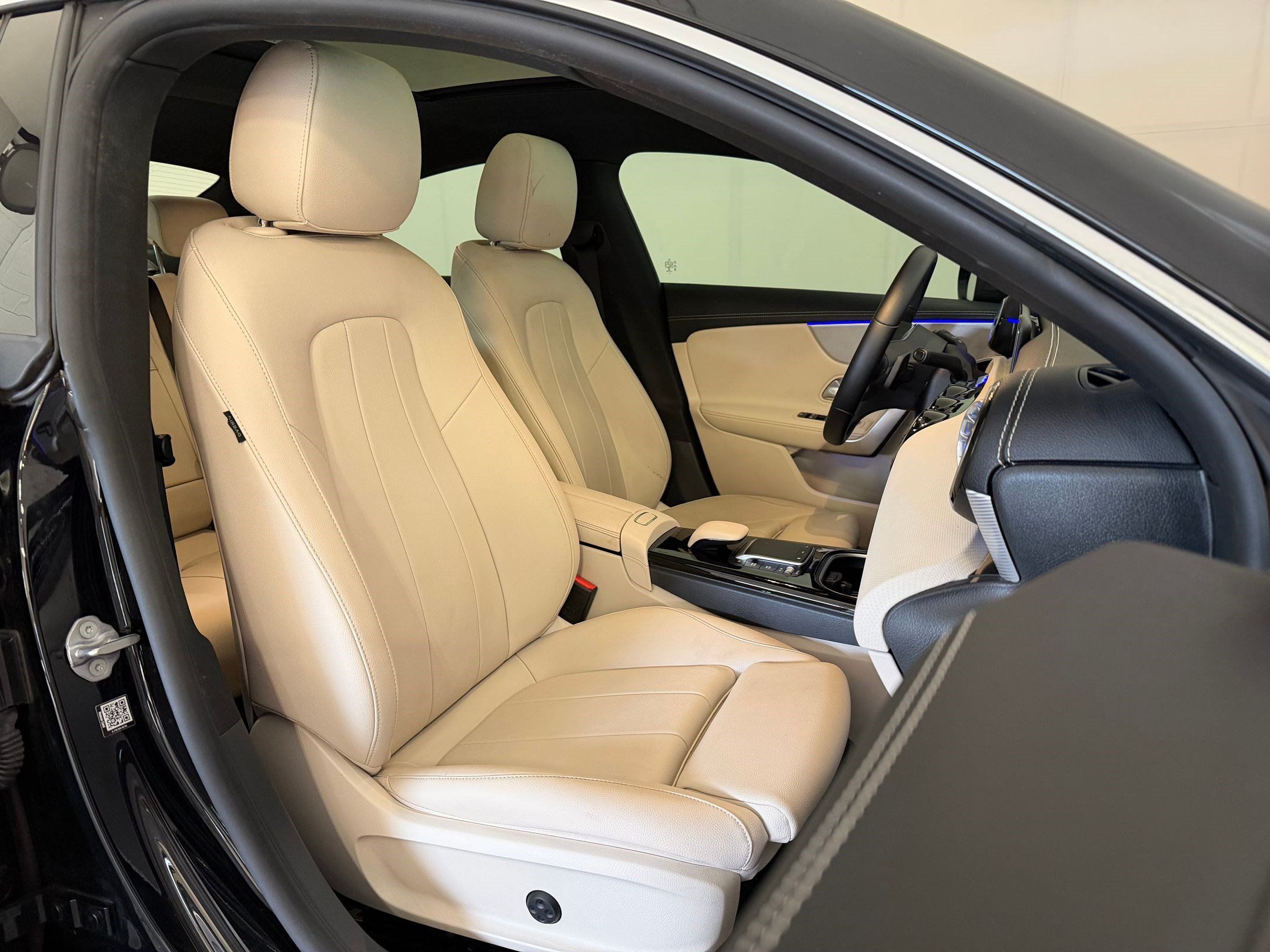Used 2022 Mercedes-Benz CLA 250 4MATIC image 27