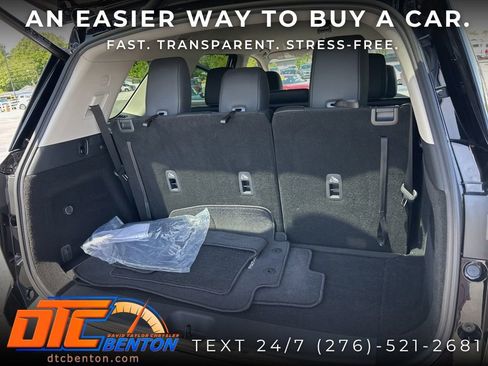 Used 2025 Nissan Pathfinder SL AWD/4WD image 12