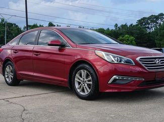Used 2015 Hyundai Sonata SE w/ Winter Package FWD video 2