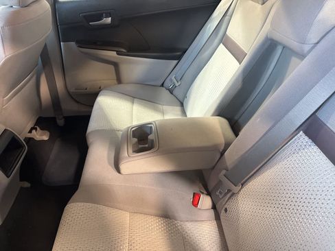 Used 2012 Toyota Camry LE image 18
