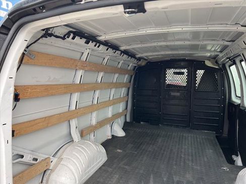 Used 2019 Chevrolet Express 2500 w/ Driver Convenience Package RWD image 6