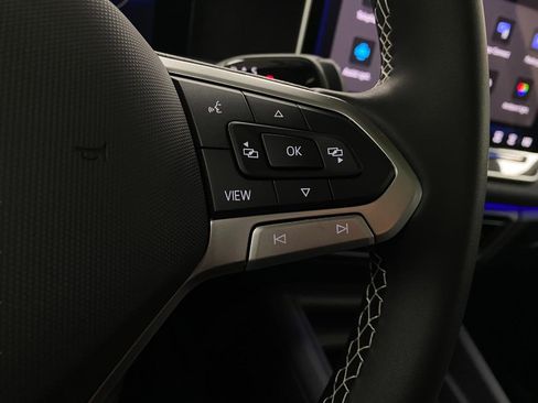 New 2026 Volkswagen Tiguan SE image 17