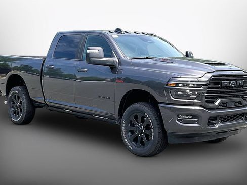 New 2026 RAM 2500 Laramie AWD/4WD image 3