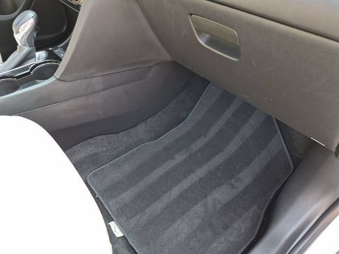 Used 2023 Buick Encore GX Select FWD image 39