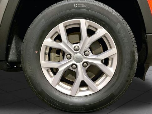 Used 2022 Jeep Grand Cherokee L Limited AWD/4WD image 10