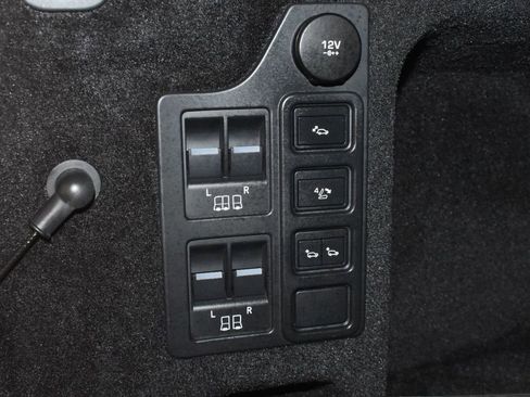 Used 2020 Land Rover Discovery HSE image 36