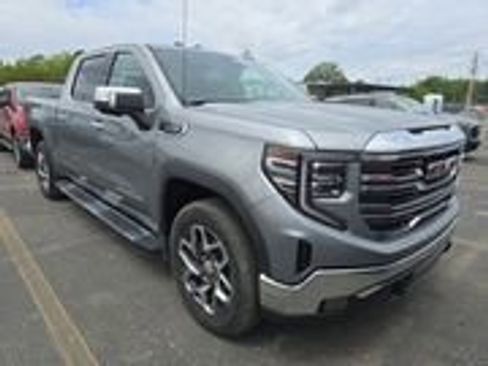 Used 2023 GMC Sierra 1500 SLT w/ SLT Premium Package AWD/4WD image 2