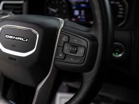 Used 2021 GMC Yukon Denali w/ Denali Premium Package AWD/4WD image 25