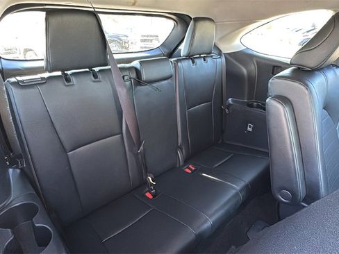 Certified 2024 Toyota Highlander XLE image 44