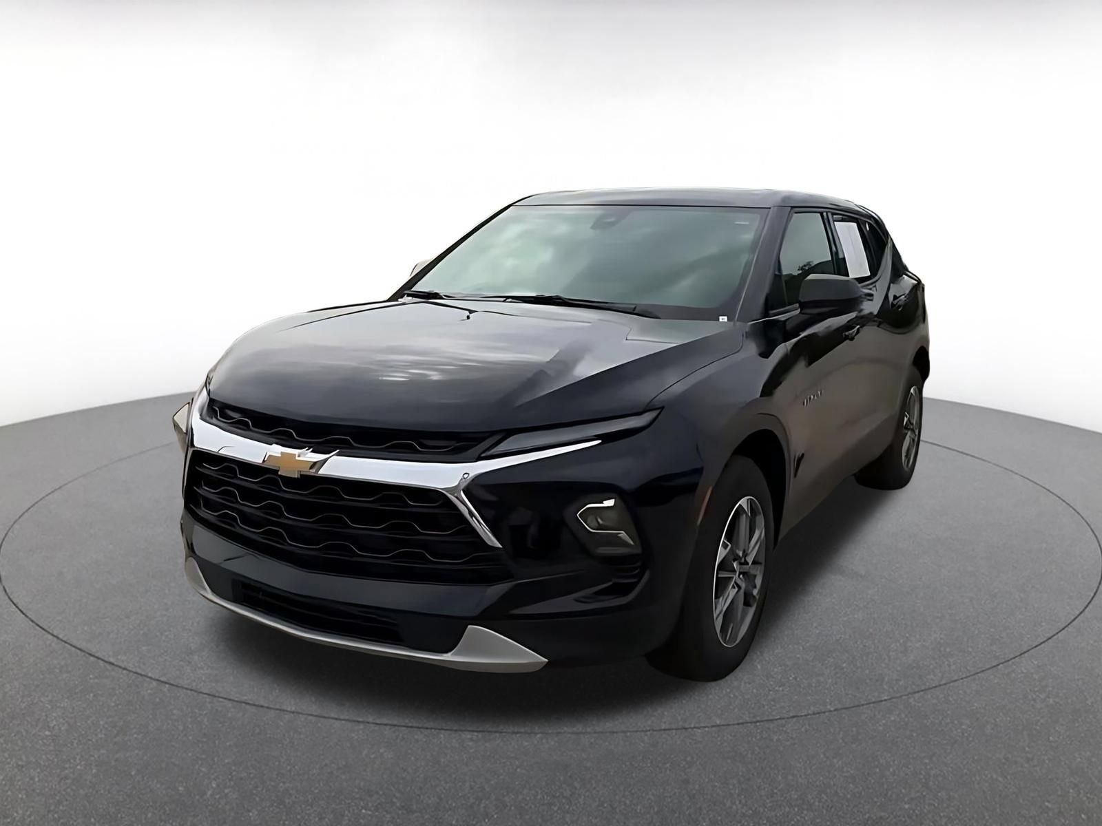 Used 2025 Chevrolet Blazer LT FWD image 6