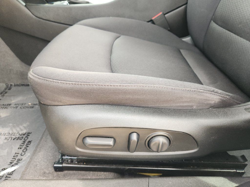 Used 2023 Chevrolet Malibu LT FWD image 25