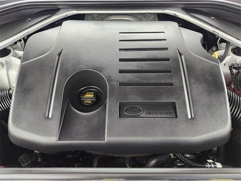 Used 2023 Land Rover Range Rover Long Wheelbase SE image 31