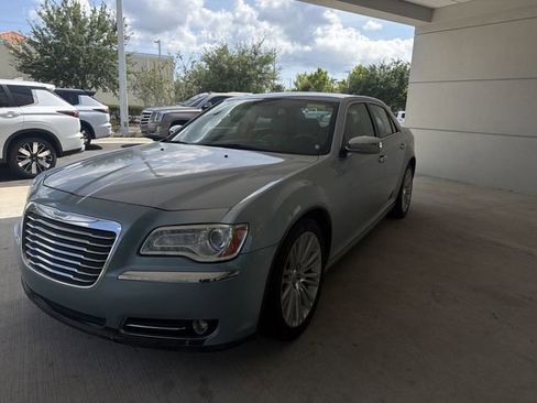 Used 2013 Chrysler 300 C RWD image 15