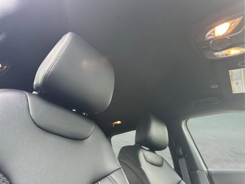 New 2026 Jeep Compass Latitude image 17