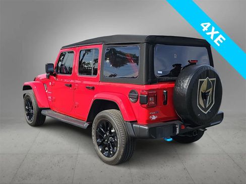 Used 2022 Jeep Wrangler Unlimited Sahara image 6
