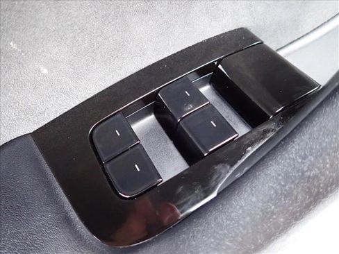 Used 2021 Tesla Model Y Long Range image 16