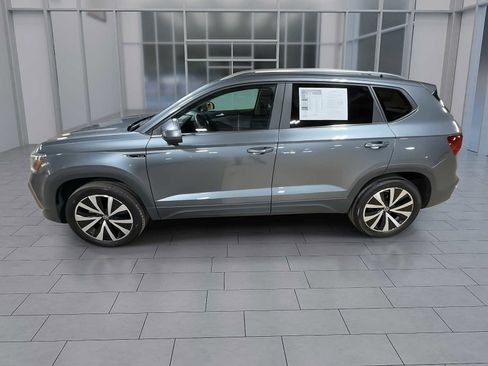 Used 2022 Volkswagen Taos SE image 5