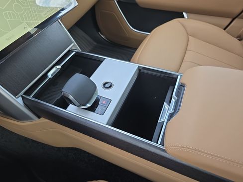 New 2026 Land Rover Range Rover Long Wheelbase SE image 25